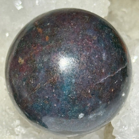 Sphère Rubis sur Cyanite