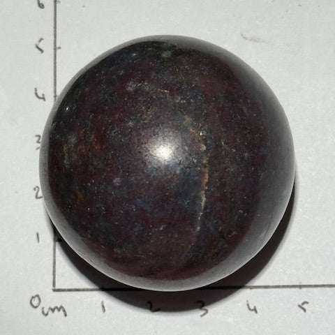 Sphère Rubis sur Cyanite