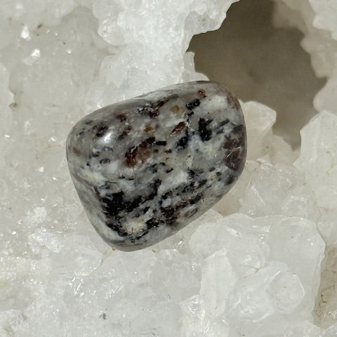 Astrophyllite oasis de cristal 