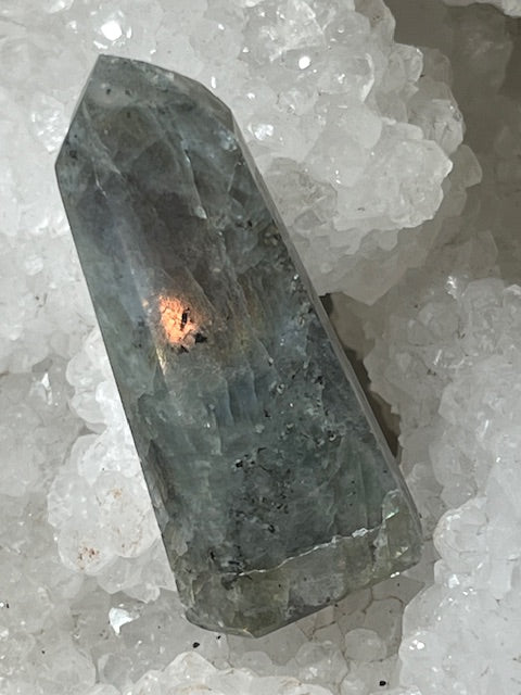 Pointe Labradorite Grade Extra