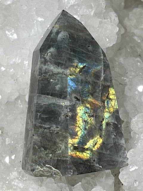 Pointe Labradorite Grade Extra