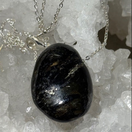 Pendentif Nuummite