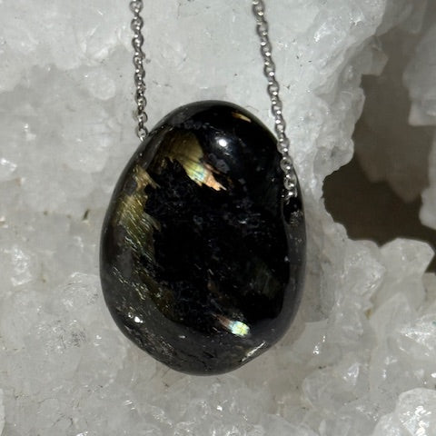 Pendentif Nuummite