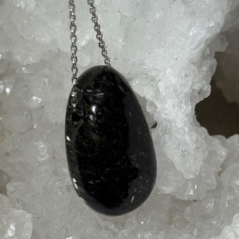 Pendentif Nuummite