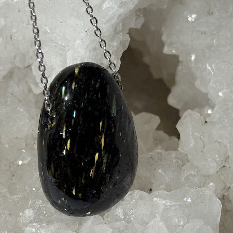 Pendentif Nuummite