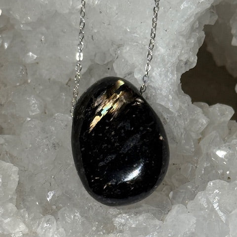 Pendentif Nuummite