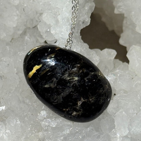 Pendentif Nuummite