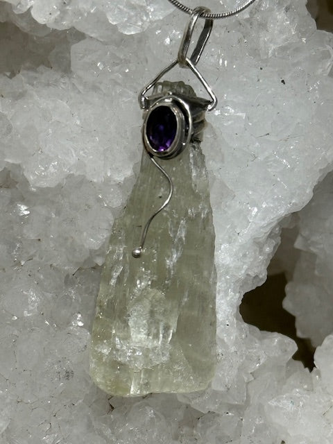 Hiddenite pendant with amethyst (silver setting)