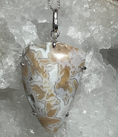 Pendentif Youngite