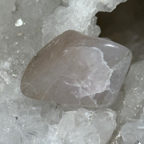 HACKMANITE (Sodalite Rouge)