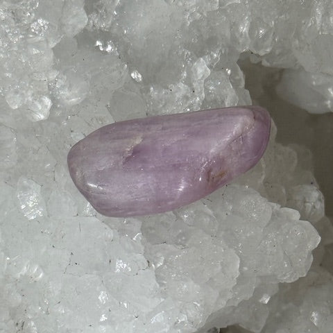 Kunzite oasis de cristal
