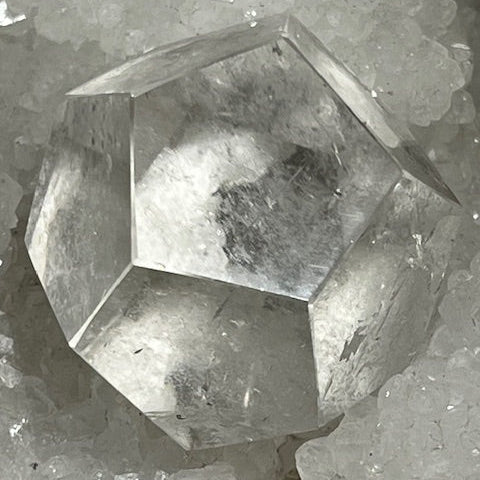 Dodécaèdre en Quartz Lémurien