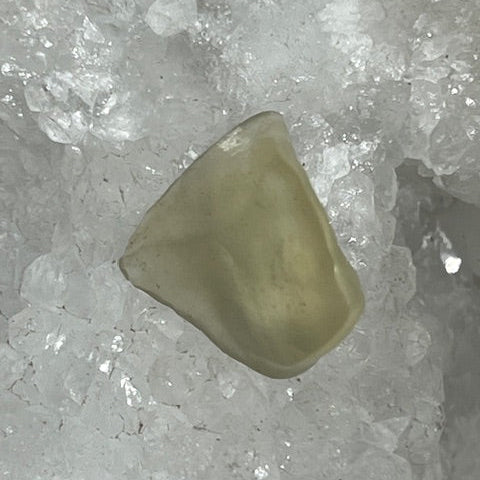 Pendentif En Véritable Météorite (Tektite) Avec Visage De Vil – Pierre Naturelle Noire