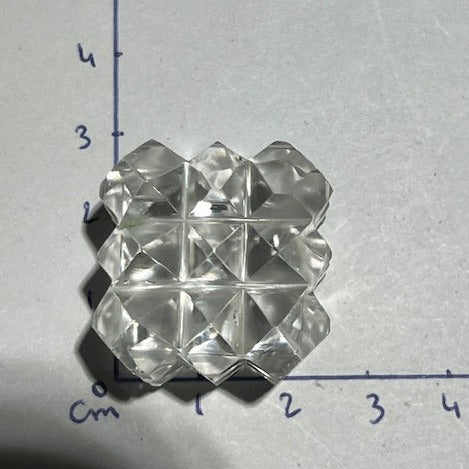 Cube d'énergie à 54 pyramides