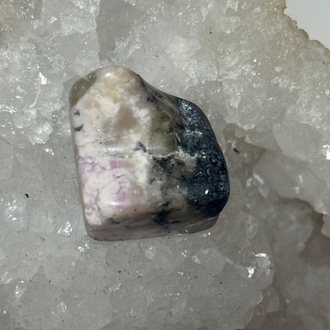 HACKMANITE (Sodalite Rouge)