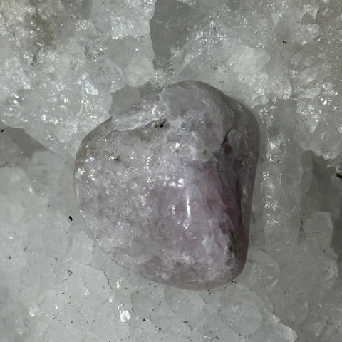HACKMANITE (Sodalite Rouge)