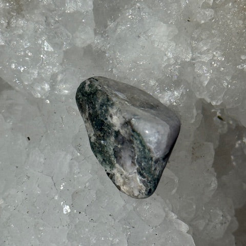 HACKMANITE (Sodalite Rouge)