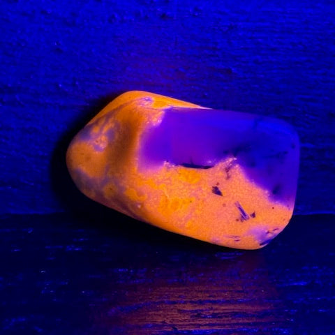 HACKMANITE (Sodalite Rouge)