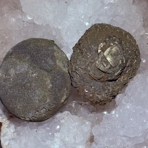 Pinas (Isis & Osiris)