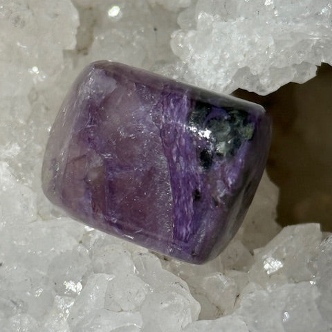 Charoïte oasis de cristal 