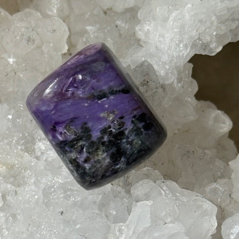 Charoïte oasis de cristal 