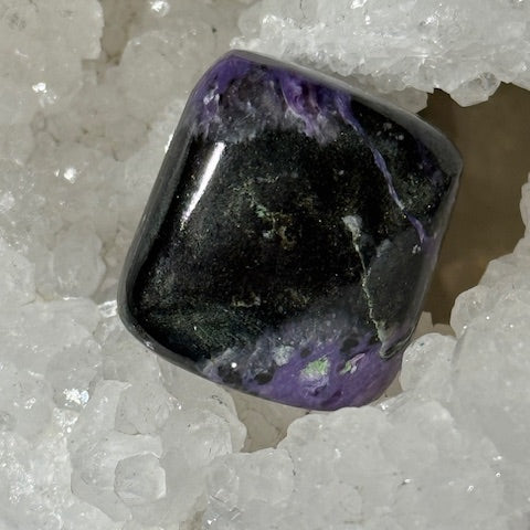 Charoïte oasis de cristal 