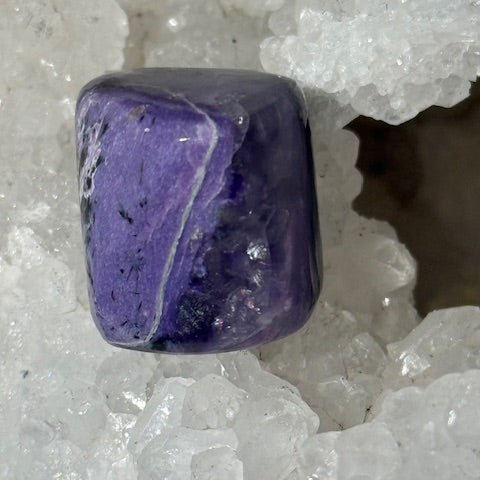 Charoïte oasis de cristal 