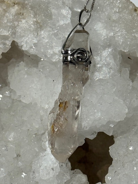 Pendentif Quartz Lémurien  Frappé par la Foudre (Monture Argent)