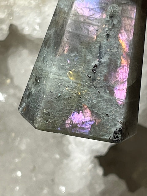 Extra Grade Labradorite Tip