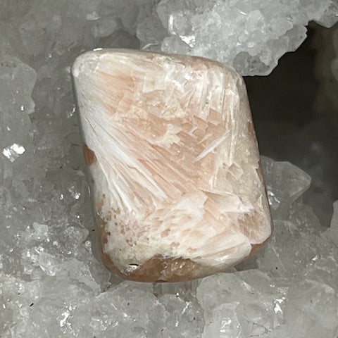 Scolécite avec Stilbite Oasis de Cristal