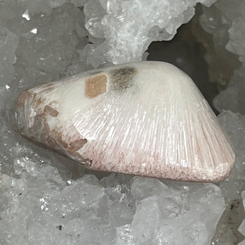 Scolécite avec Stilbite Oasis de Cristal