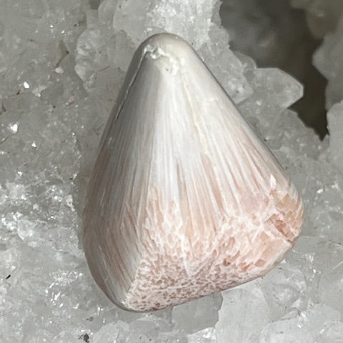 Scolécite avec Stilbite Oasis de Cristal