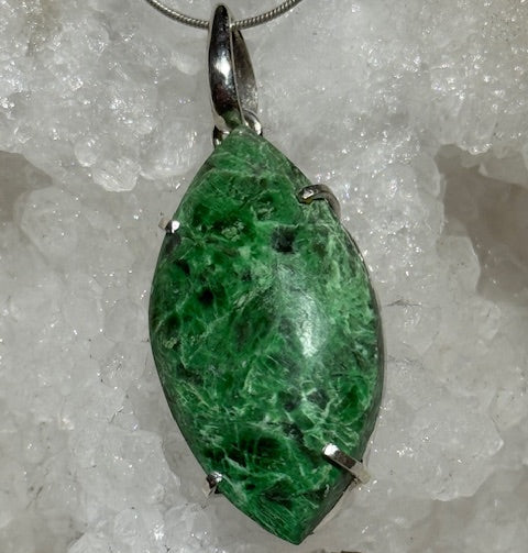 Pendentif Maw Sit Sit