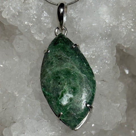 Pendentif Maw Sit Sit