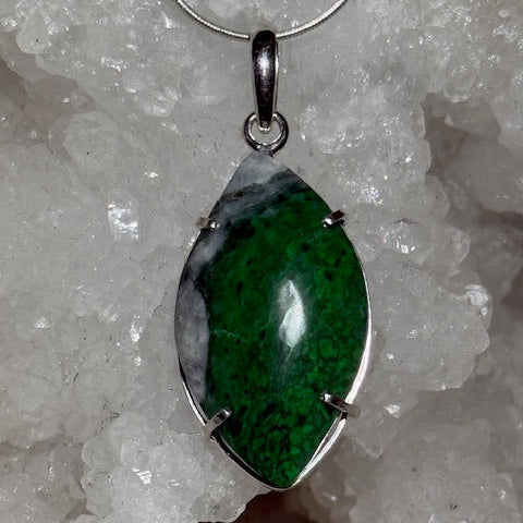 Pendentif Maw Sit Sit