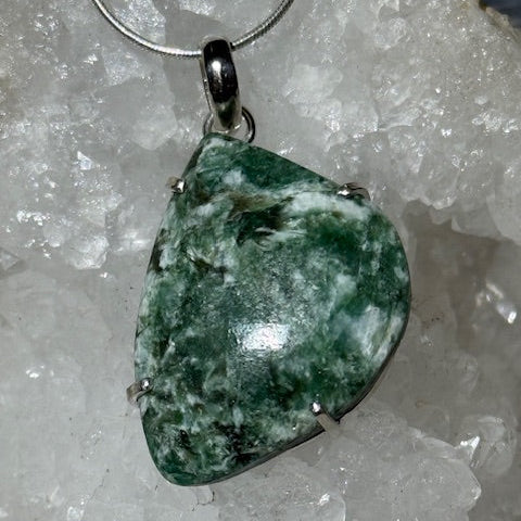 Pendentif Maw Sit Sit