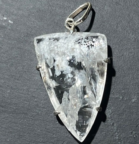 Pendentif Pétalite Grade A (Monture Argent)