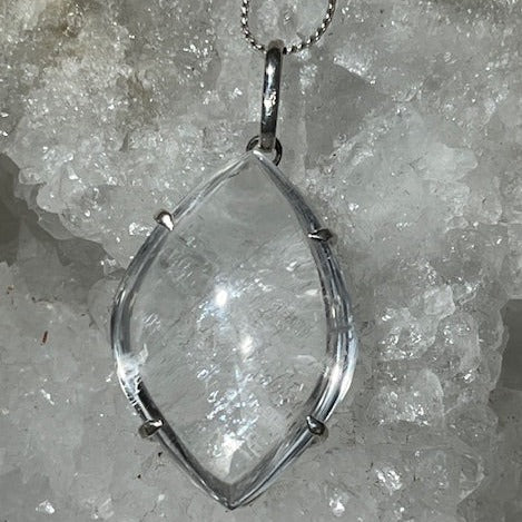 Pendentif Pétalite Grade A (Monture Argent)