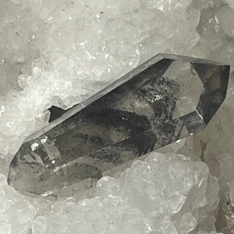 Quartz Fantôme noir ( Biterminé)