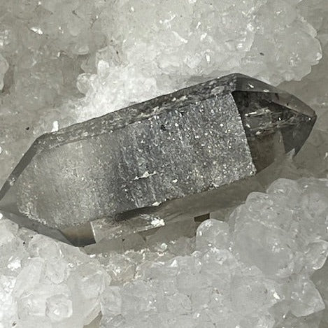 Quartz Fantôme noir ( Biterminé)