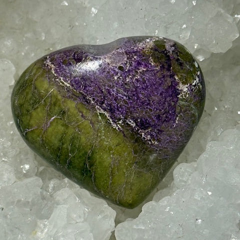 Coeur Stichtite avec Serpentine