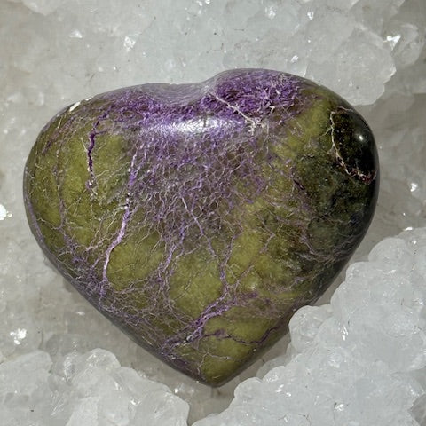 Coeur Stichtite avec Serpentine