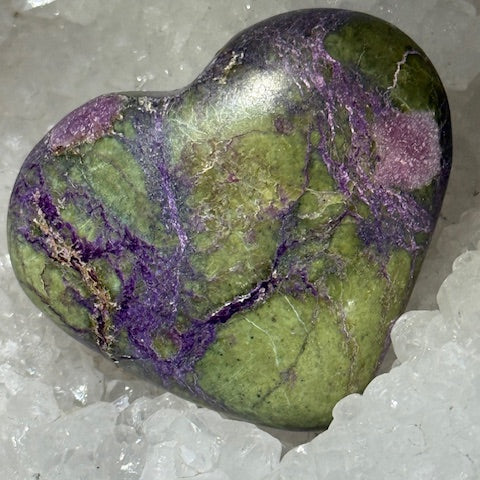 Coeur Stichtite avec Serpentine