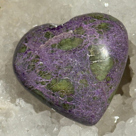Coeur Stichtite avec Serpentine