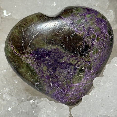 Coeur Stichtite avec Serpentine