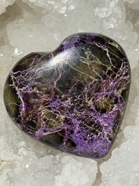Stichtite with Serpentine Heart