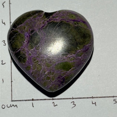 Coeur Stichtite avec Serpentine