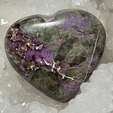 Coeur Stichtite avec Serpentine