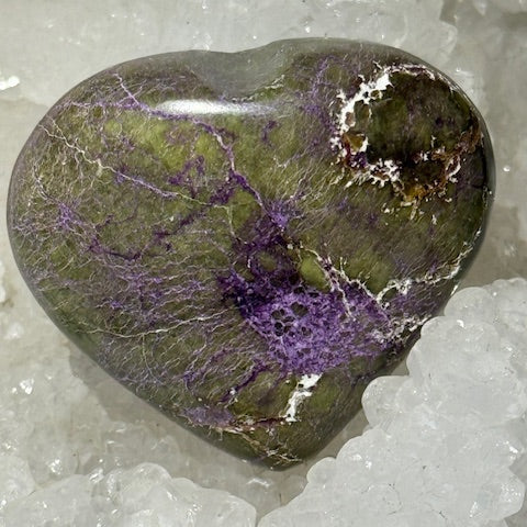 Coeur Stichtite avec Serpentine
