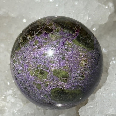 Sphère Stichtite avec Serpentine